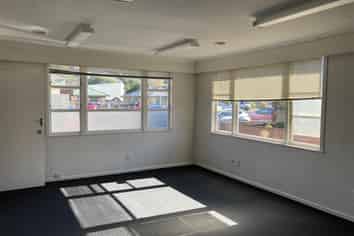 Multi-Offices. Ample Parking