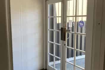 Multi-Offices. Ample Parking