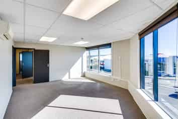 Profile Corner Office