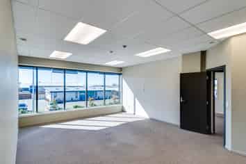 Profile Corner Office