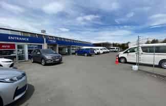 860m2* Warehouse/Office Close To The Airport