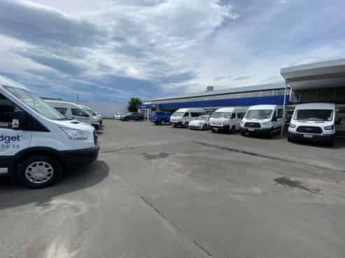 860m2* Warehouse/Office Close To The Airport