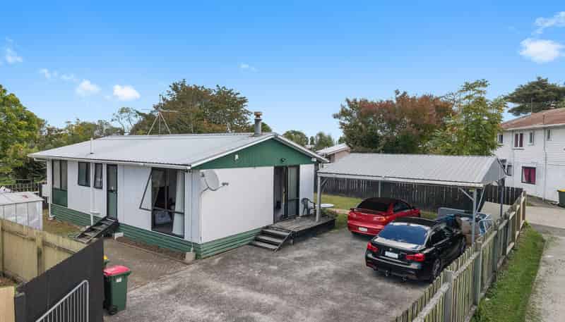 2/13 Rollerson Street, Papakura