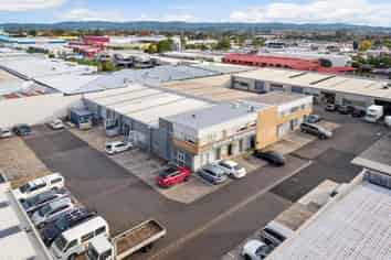 Split Risk Industrial, Prime Location 4.7% Return