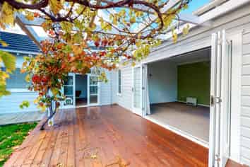 10 Beacon Hill Road, Seatoun