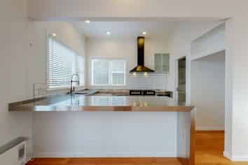 10 Beacon Hill Road, Seatoun