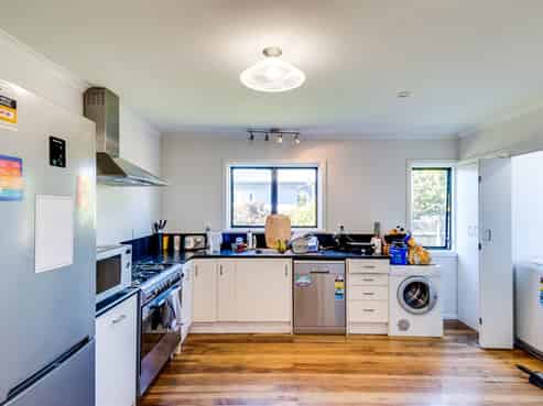 2 Savage Crescent, Marewa