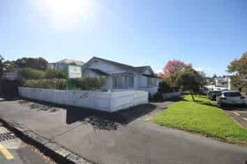 Commanding Great South Road presence 