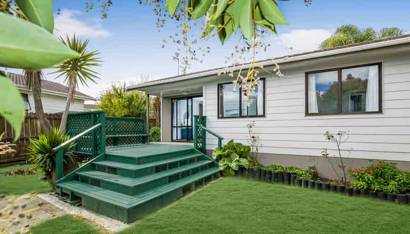 2/12 Palmers Rd, Clendon Park