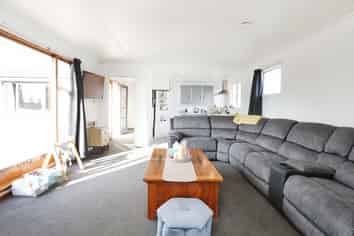 150 Edinburgh Crescent, Waikiwi