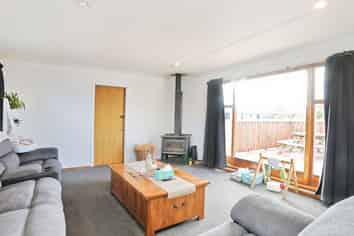 150 Edinburgh Crescent, Waikiwi