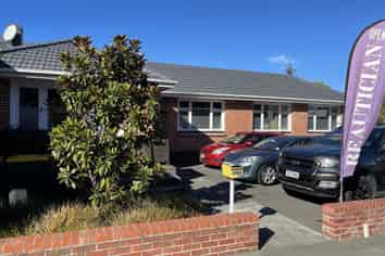 Suburban Office/Medical Or Similar With Parking