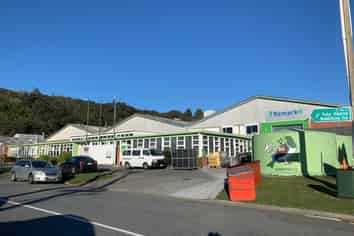 Large Economic Warehouse in Upper Hutt