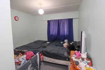 211 Fenton Street, Thames