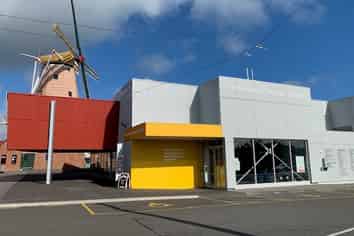 Golden opportunity - Cafe for lease