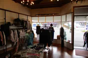 SUPERB SUBURBAN HERITAGE RETAIL SITE