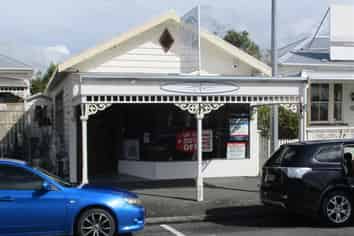 SUPERB SUBURBAN HERITAGE RETAIL SITE