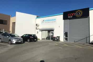 Tidy standalone warehouse/office 