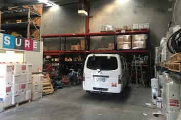 Tidy standalone warehouse/office 