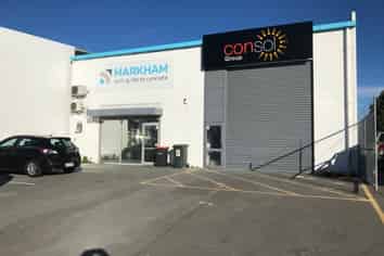 Tidy standalone warehouse/office 