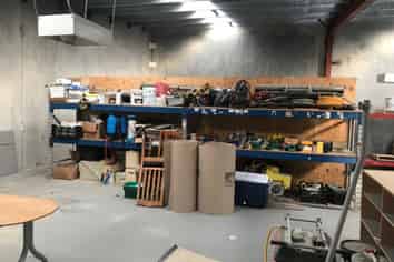 Tidy standalone warehouse/office 