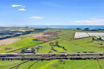 2221B State Highway 2, Pukehina