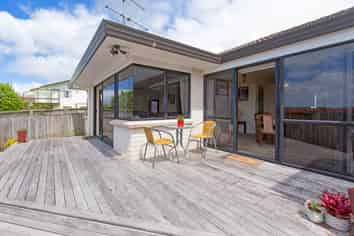 760a Whangaparaoa Road, Manly