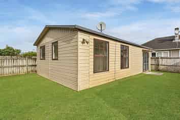 16 Clarkson Crescent, Otara