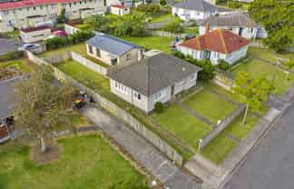 16 Clarkson Crescent, Otara