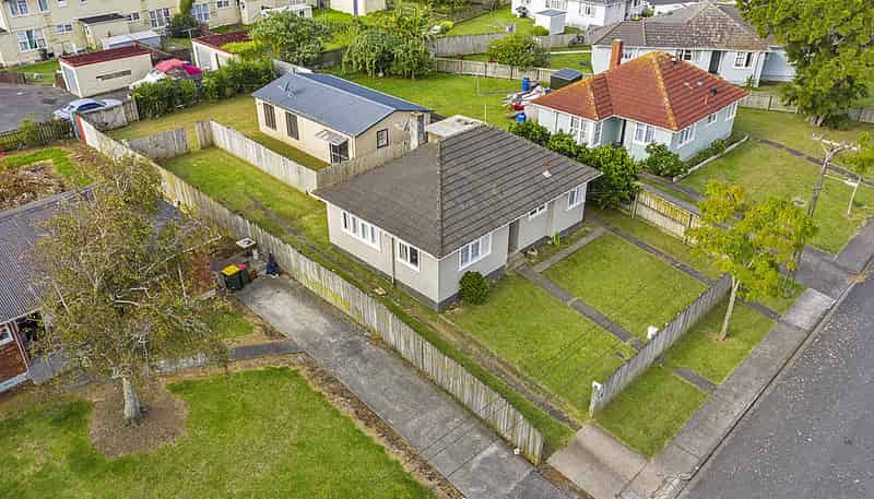16 Clarkson Crescent, Otara