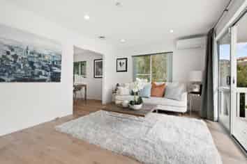 2/54 Stapleford Crescent, Browns Bay