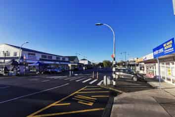 Prime road front retail on busy Silverdale Street 