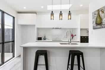 2/14 Waddell Avenue, Point England