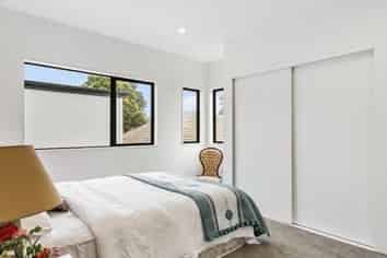 2/14 Waddell Avenue, Point England