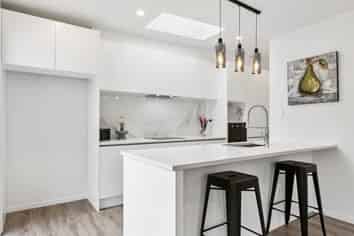 2/14 Waddell Avenue, Point England