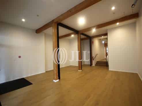 PRIME CUSTOMS STREET RETAIL