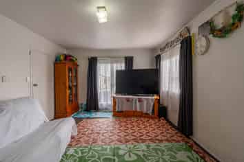 12 Ilford Crescent, Mangere