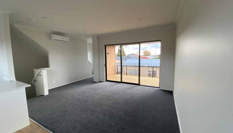 5/5 Peachgrove Road, Te Atatu Peninsula