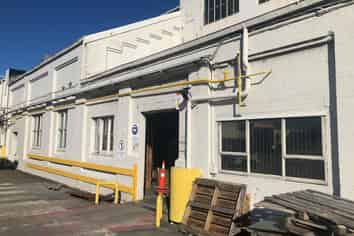   High High High stud warehouse  in Jackson Street