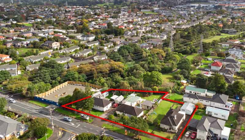 333,335,33 Blockhouse Bay Road, Avondale