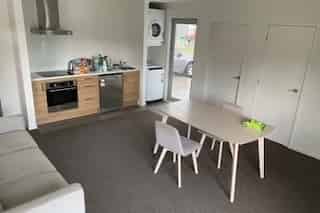 1/7 Hibiscus Ave (Room C), Hamilton Lake