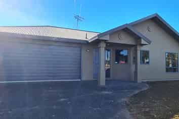 196 Thomas Road, Rototuna North