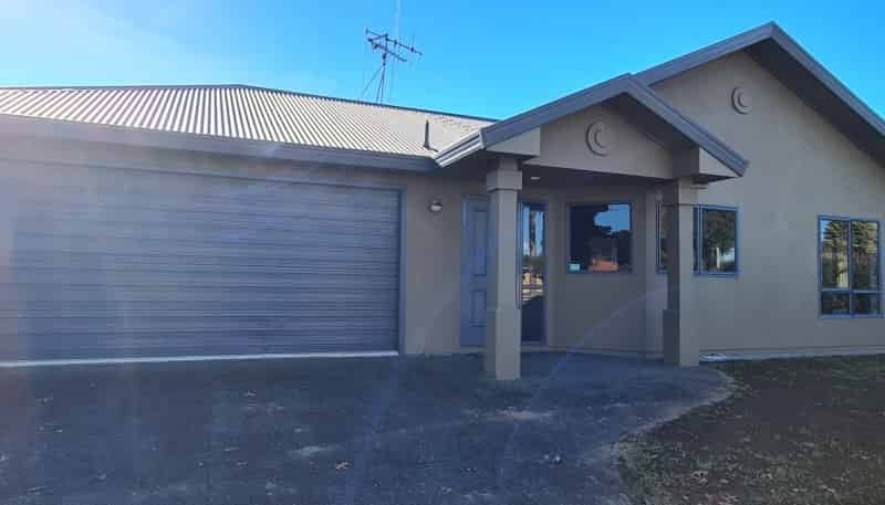 196 Thomas Road, Rototuna North