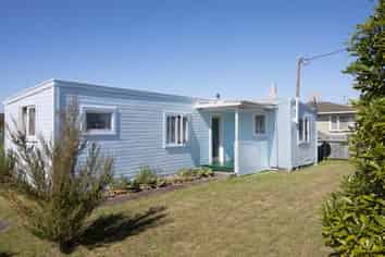 38 Hammond Street, Bulls