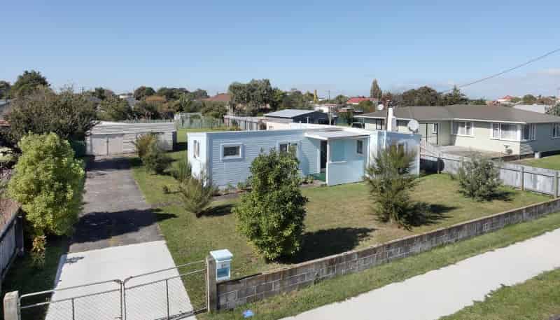 38 Hammond Street, Bulls