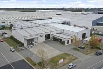 Smart 1743 sqm Warehouse / Office, Hornby