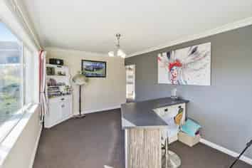 10 Petticoat Lane, Doyleston