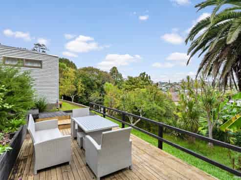 803 Beach Road, Browns Bay