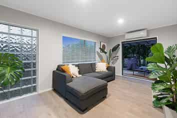 6A Pounamu Avenue, Greenhithe