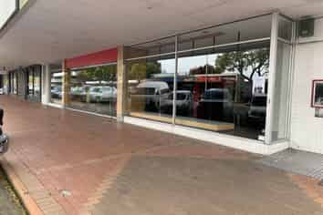 Quality Retail Space With Warehousing/Storage